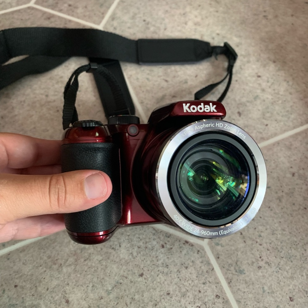 Kodak PixPro AZ401 Camera in Red.